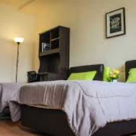 Staff Guest House Nyíregyháza Екстериор снимка
