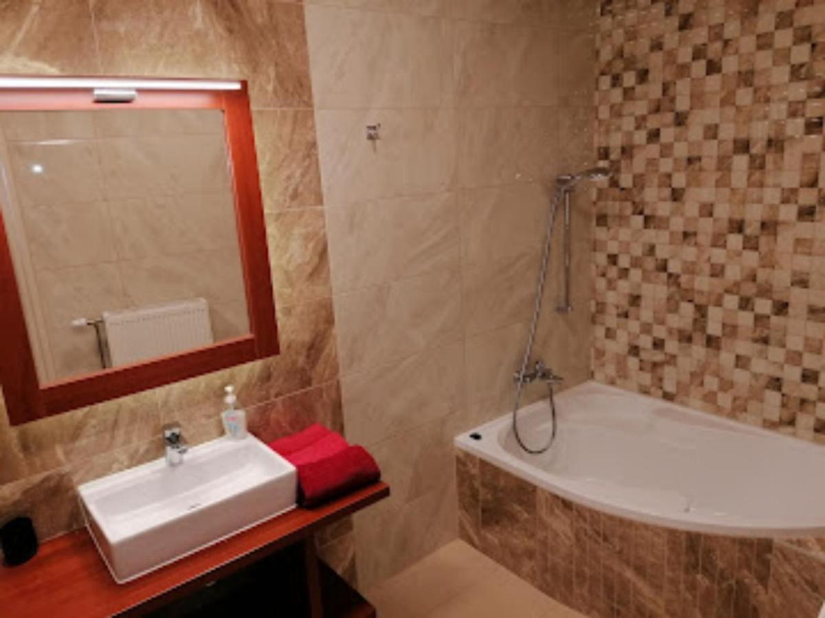 Staff Guest House Nyíregyháza Екстериор снимка