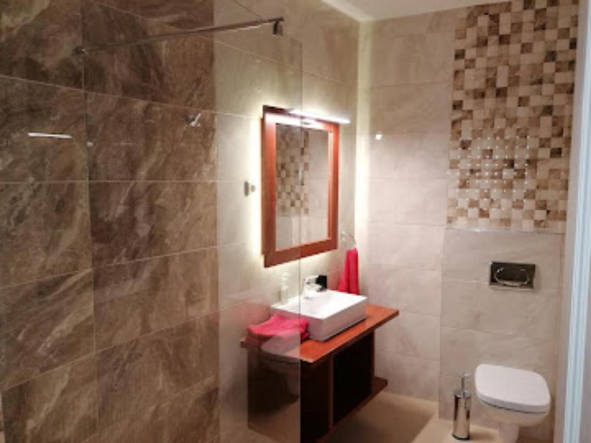 Staff Guest House Nyíregyháza Екстериор снимка