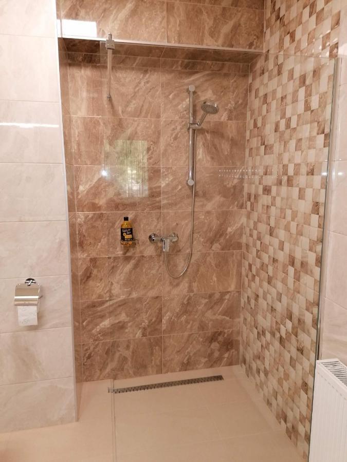 Staff Guest House Nyíregyháza Екстериор снимка