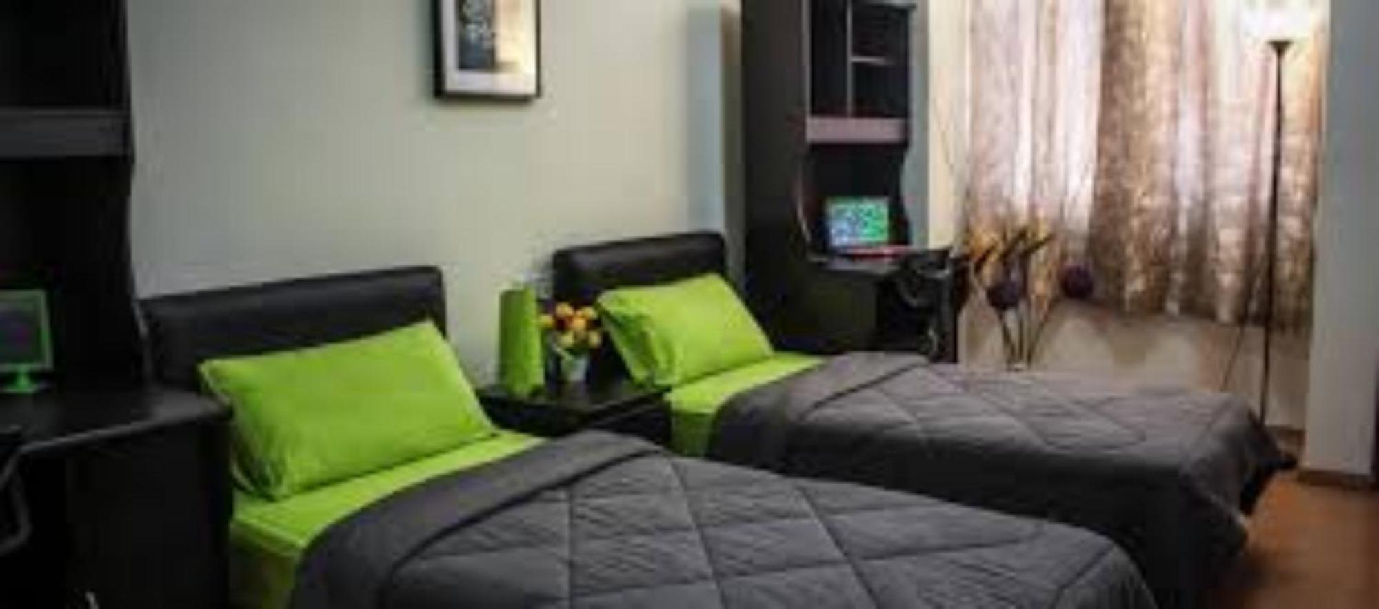 Staff Guest House Nyíregyháza Екстериор снимка