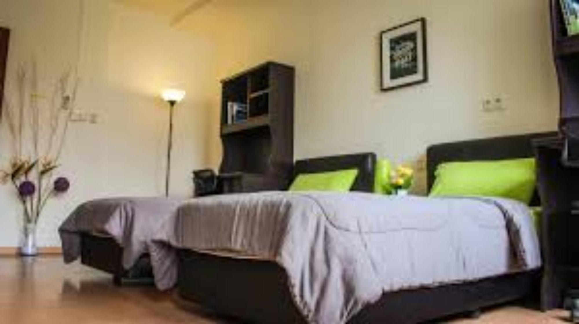 Staff Guest House Nyíregyháza Екстериор снимка